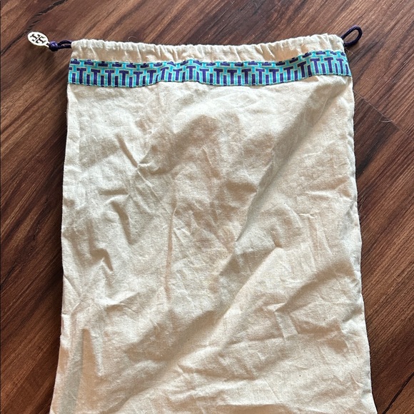 Tory Burch Cream Bag with Blue and Green Trim - Picture 1 of 4